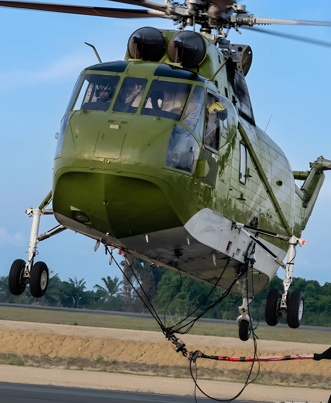 Sikorsky S-61A in flight, front view